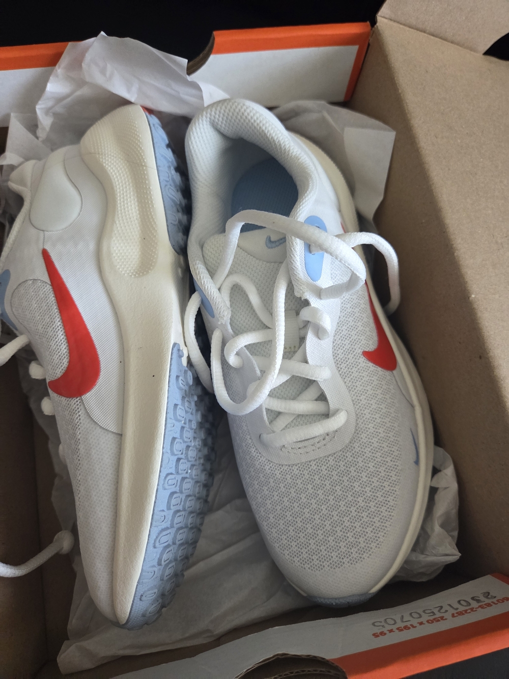 NIB Nike Kids' White  Athletic Sneakers. 1Y